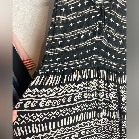 Aritzia Wilfred Size XXS Midi Dress Black White Gauzy Aztec Boho - Picture 3 of 6